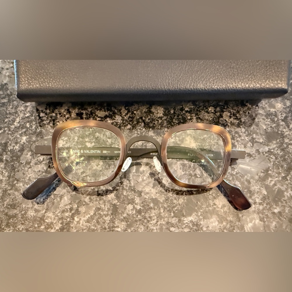 Preowned Metal Anne & Valentin Women’s Glasses. Model Format in Black Tortoise
